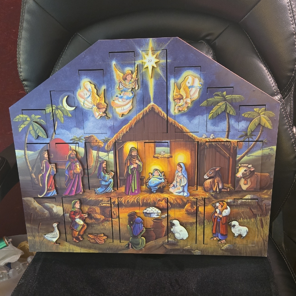 Byer's Choice Musical Nativity 3D Wooden Advent Calendar-Preowned w/Box-SeeVideo